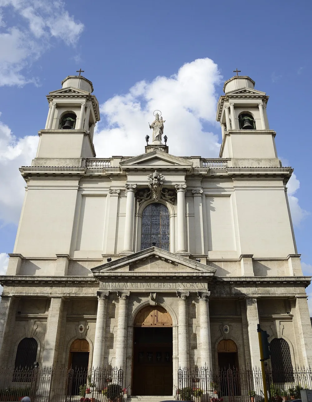 Chiesa di Santa Maria Ausiliatrice, Roma — exterior