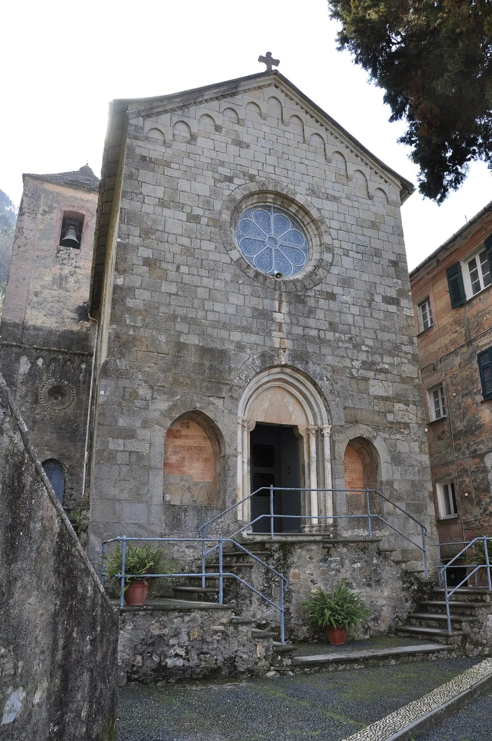 Chiesa di San Nicolò di Capodimonte (San Rocco di Camogli, Camogli), Camogli — exterior