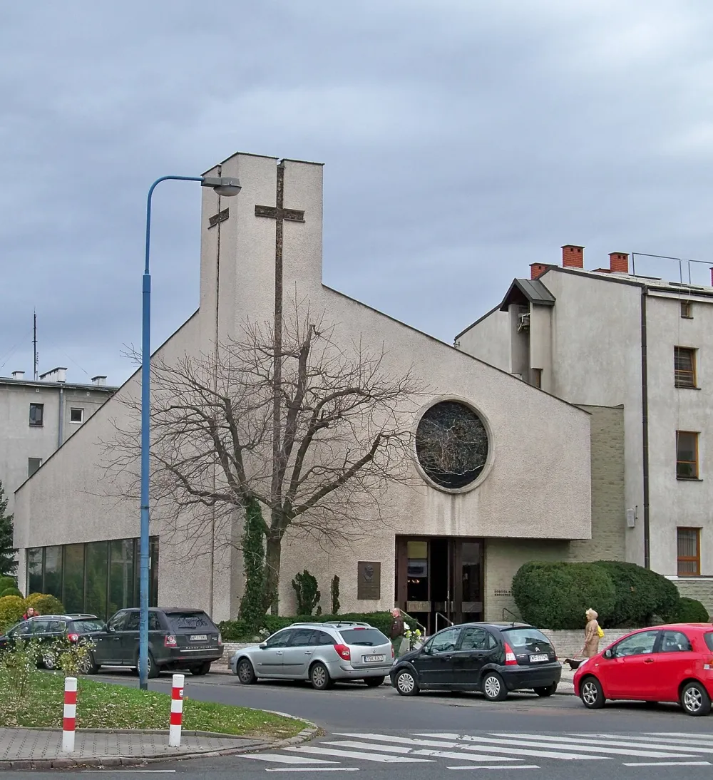 Najświętszej Maryi Panny Królowej Świata, Warszawa, Warszawa — exterior