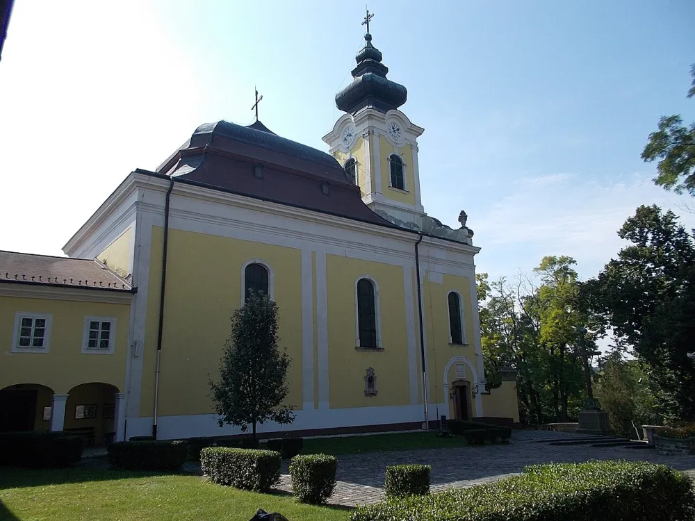 Máriabesnyő kegytemplom, Gödöllő — exterior