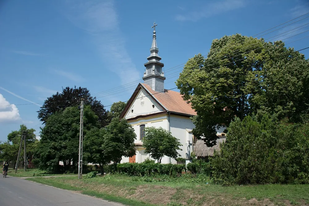 Magyarok Nagyasszonya templom, Nagykarácsony — exterior