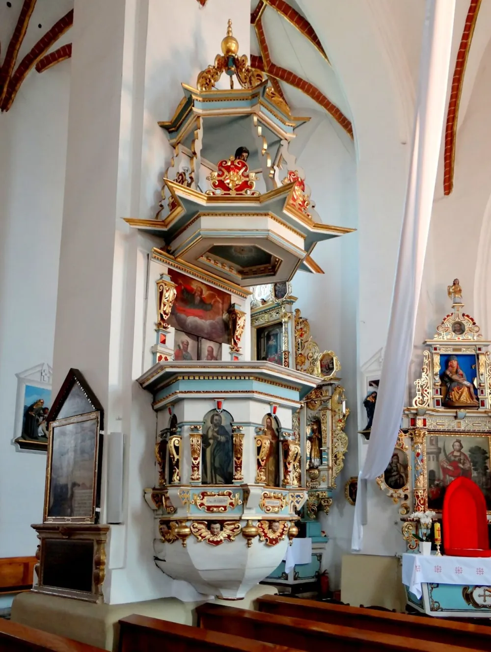 Wniebowzięcia Najświętszej Maryi Panny, Szadek, Szadek — exterior