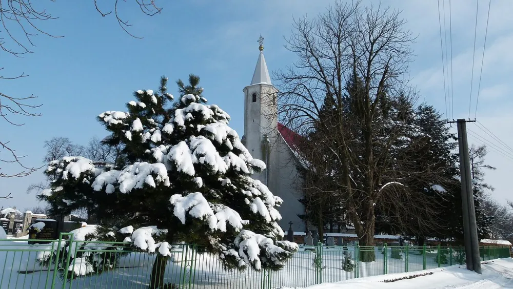 Kostol sv. Štefana Uhorského, Borová — exterior