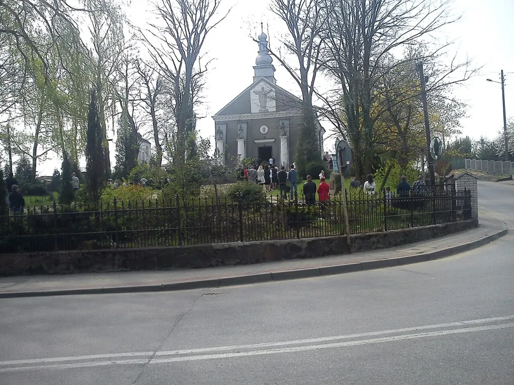 św. Bartłomieja Apostoła, Dobryszyce, Dobryszyce — exterior