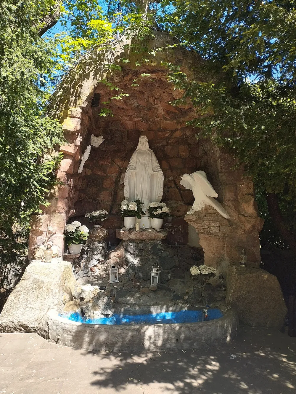 Niepokalanego Poczęcia Najświętszej Maryi Panny, Józefów, Józefów — exterior
