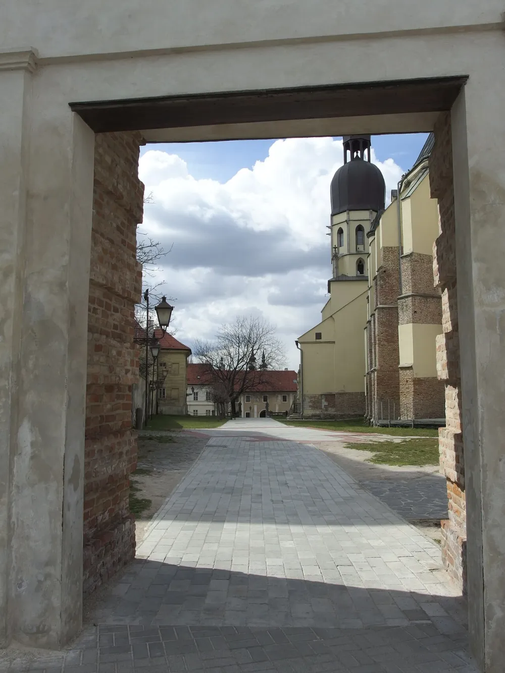 Bazilika sv. Mikuláša , Trnava — exterior