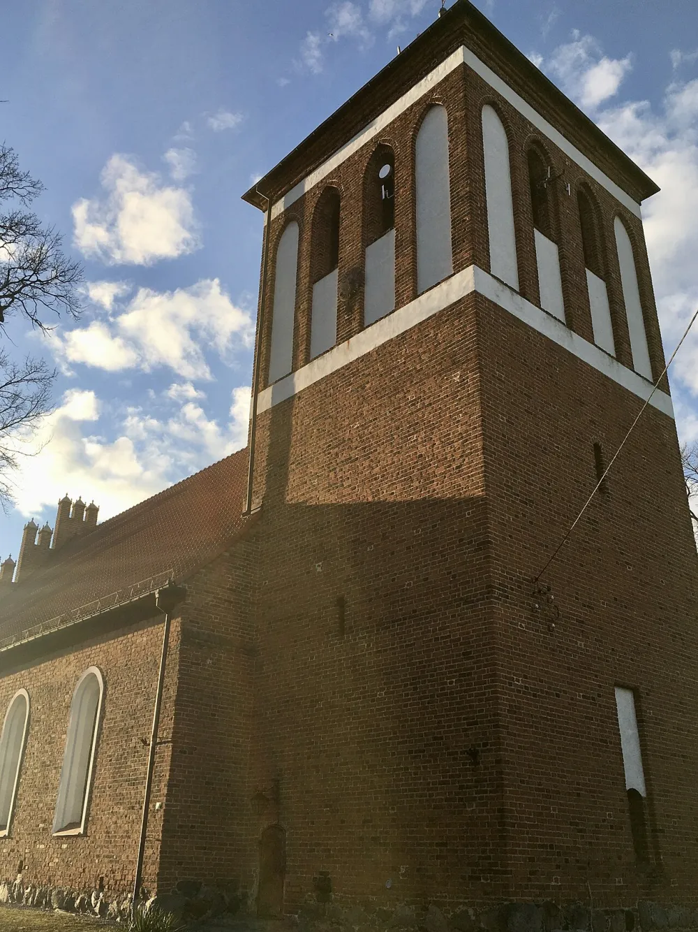 św. Antoniego i Narodzenia Najświętszej Maryi Panny, Rakowiec, Rakowiec — exterior