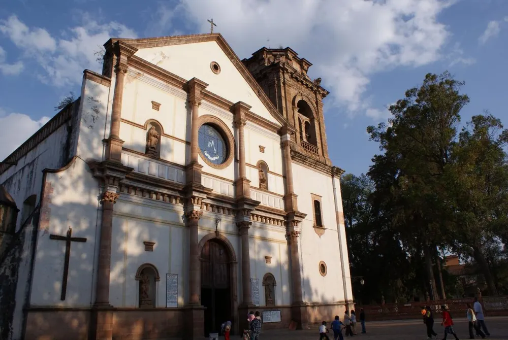 Basílica de Nuestra Señora de la Salud (María Inmaculada de la Salud), Pátzcuaro, Michoacán — exterior