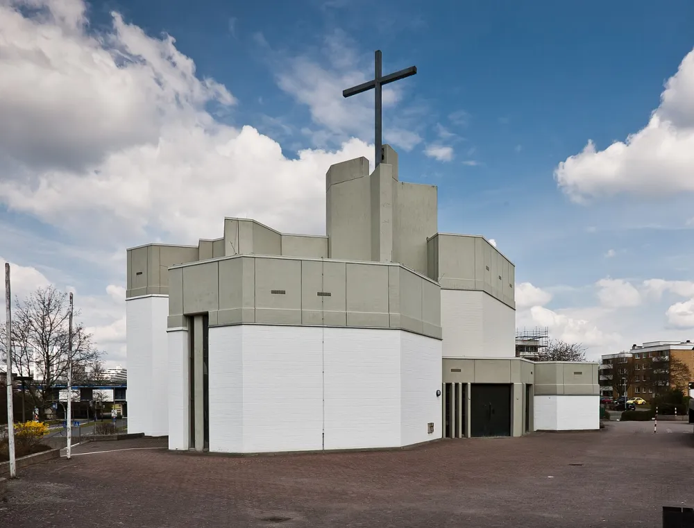 St. Raphael, Wolfsburg — exterior