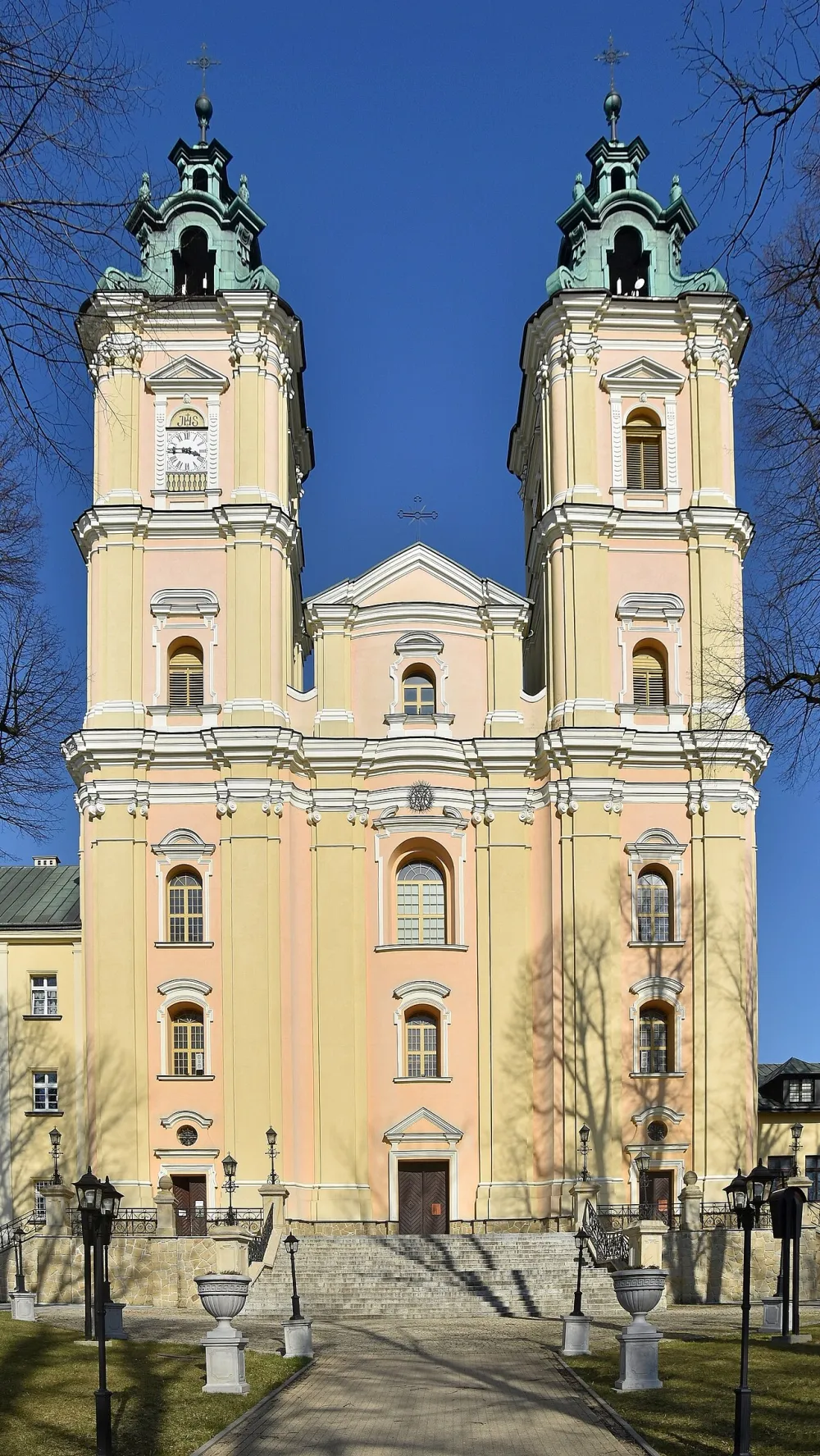 Wniebowzięcia Najświętszej Maryi Panny, Stara Wieś, Stara Wieś — exterior