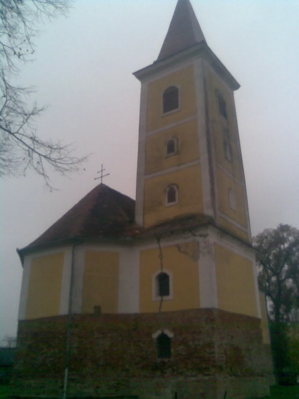 Szent József-templom, Resznek — exterior