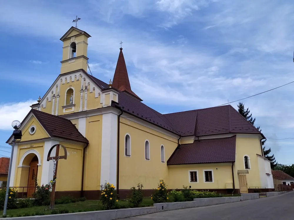 Farský kostol Nepoškvrneného počatia Panny Márie, Rybany — exterior