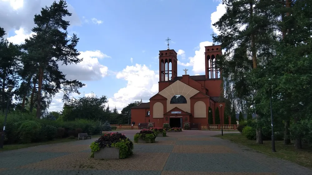 Zbawiciela Świata, Ostrołęka, Ostrołęka — exterior