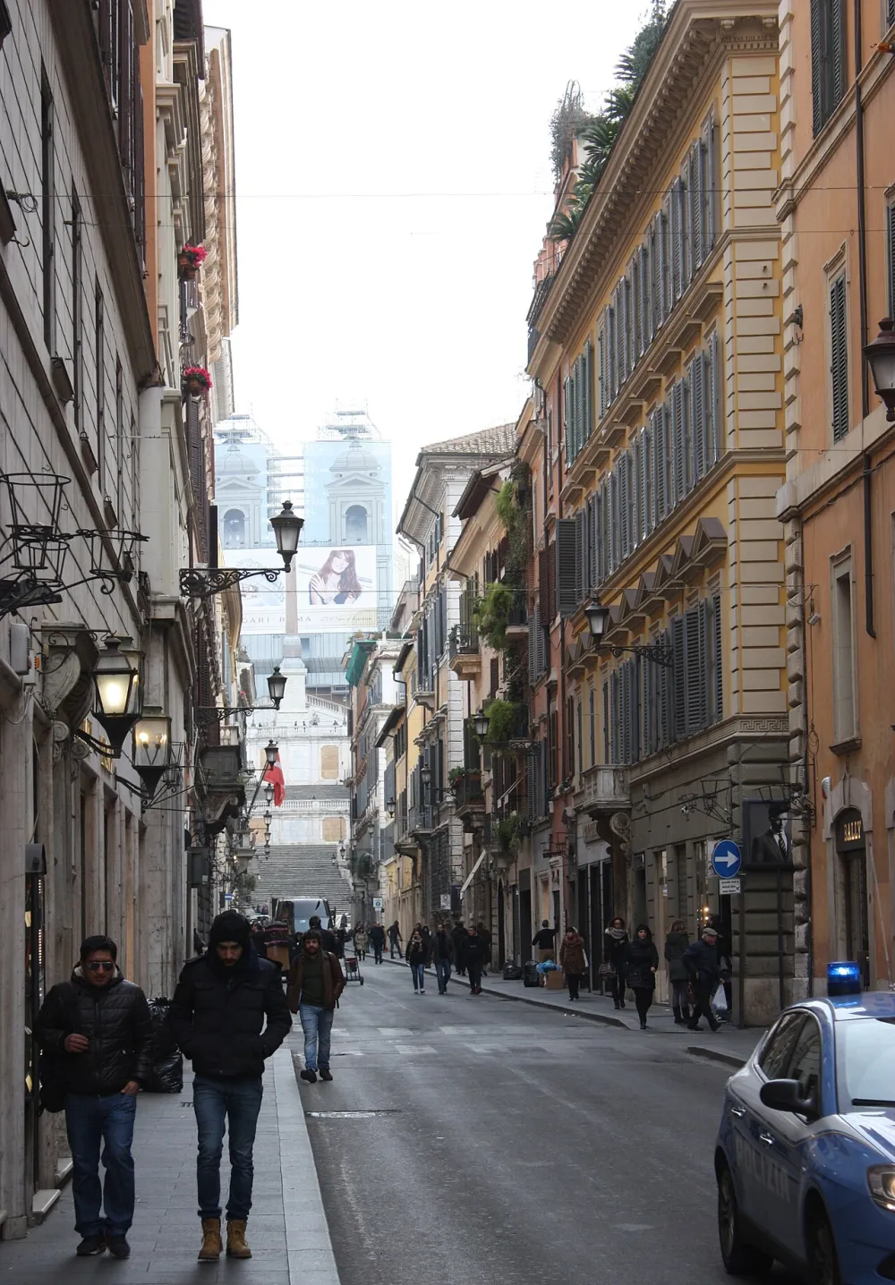 Chiesa della Santissima Trinità a Via Condotti, Roma — exterior