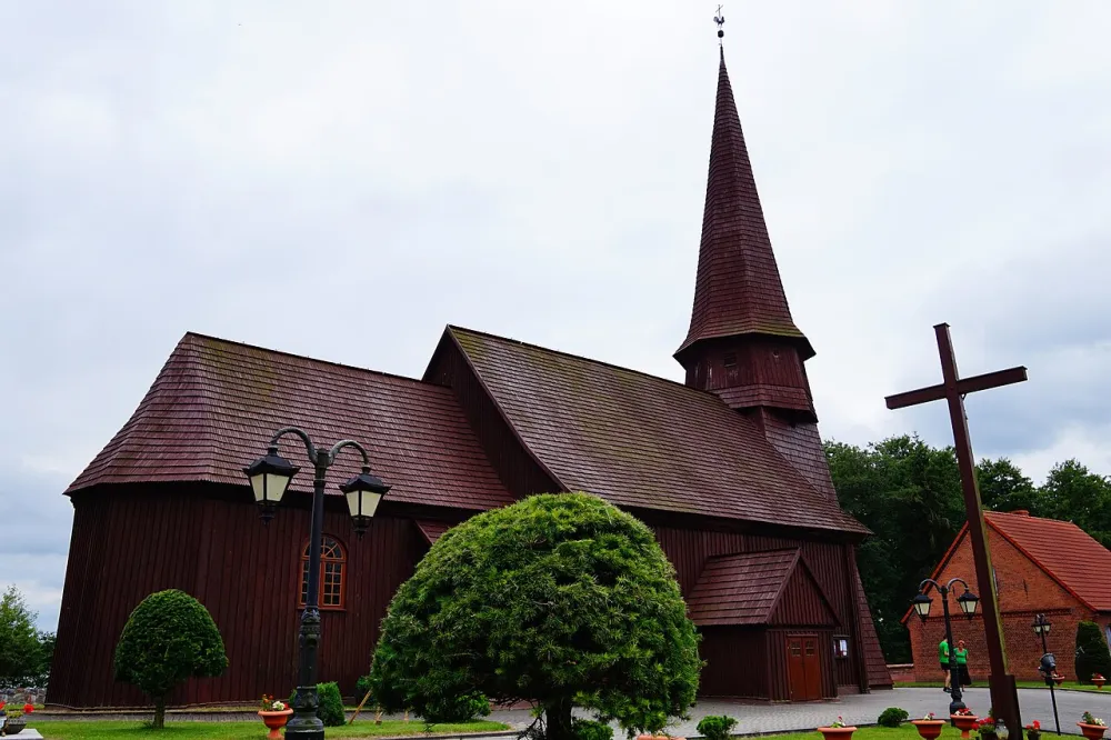 Podwyższenia Krzyża Świętego, Leśno, Leśno — exterior