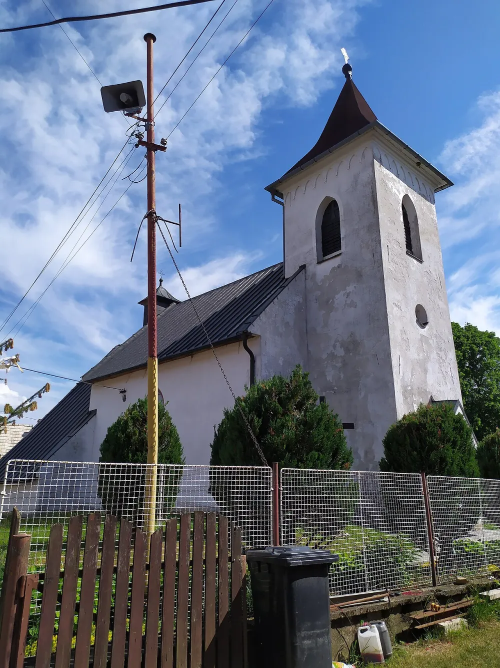 Kostol sv. Kataríny Alexandrijskej, Vojňany — exterior