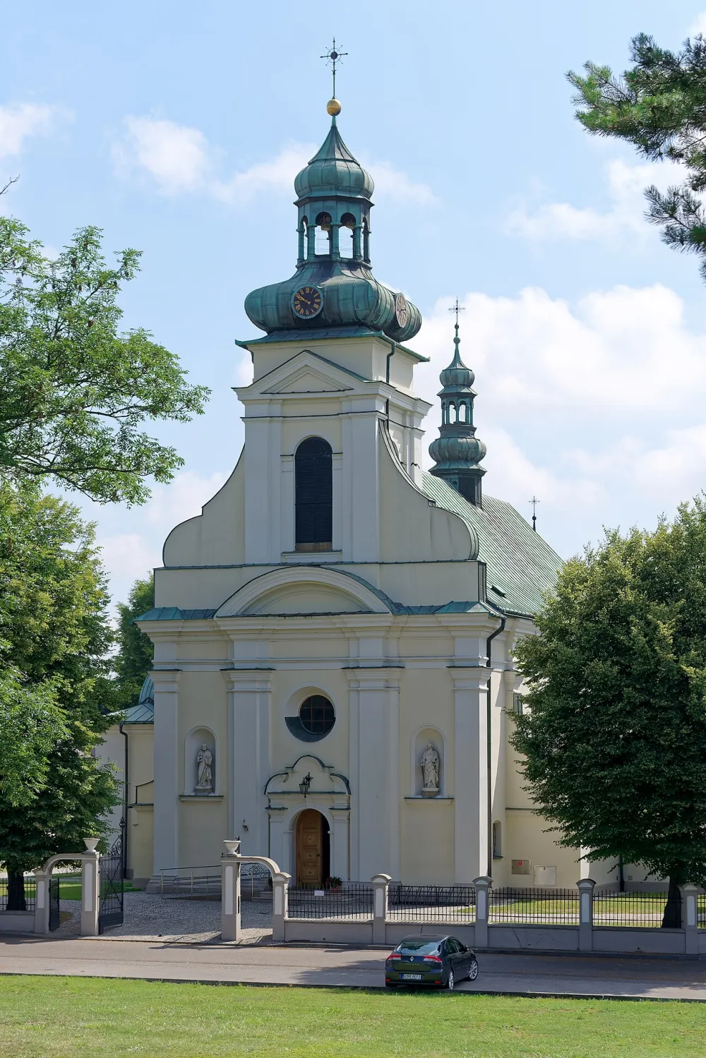 Św. Apostołów Piotra i Pawła, Uście Solne, Uście Solne — exterior