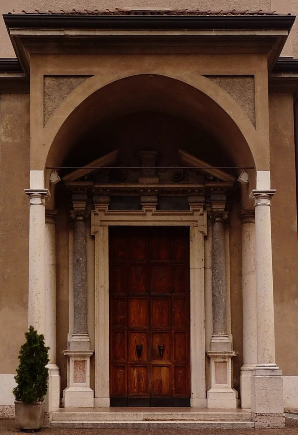 Chiesa di Santo Stefano (Mori), Mori — exterior