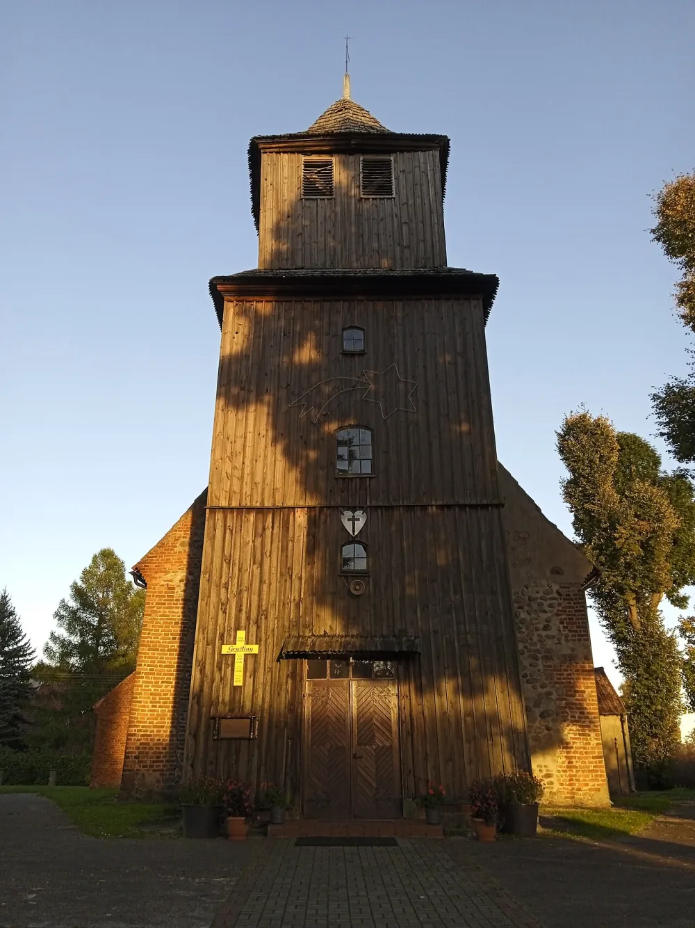 Św. Wawrzyńca, Gryźliny, Gryźliny — exterior