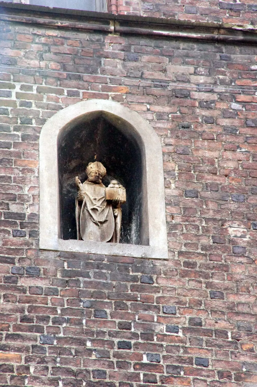 Św. Mikołaja, Brzeg, Brzeg — exterior