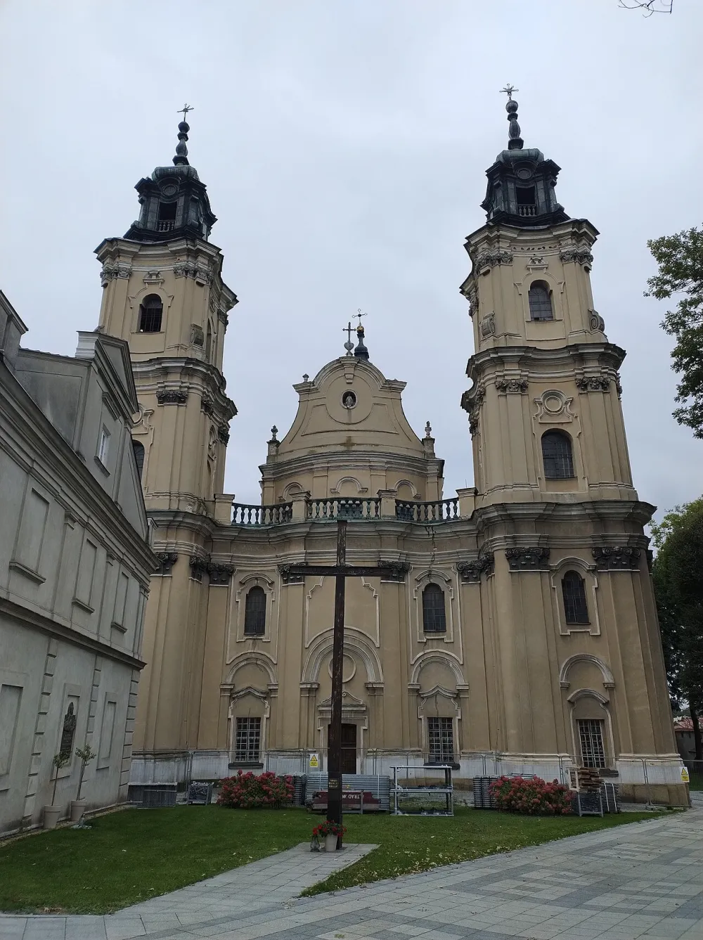 Matki Bożej Bolesnej, Jarosław, Jarosław — exterior