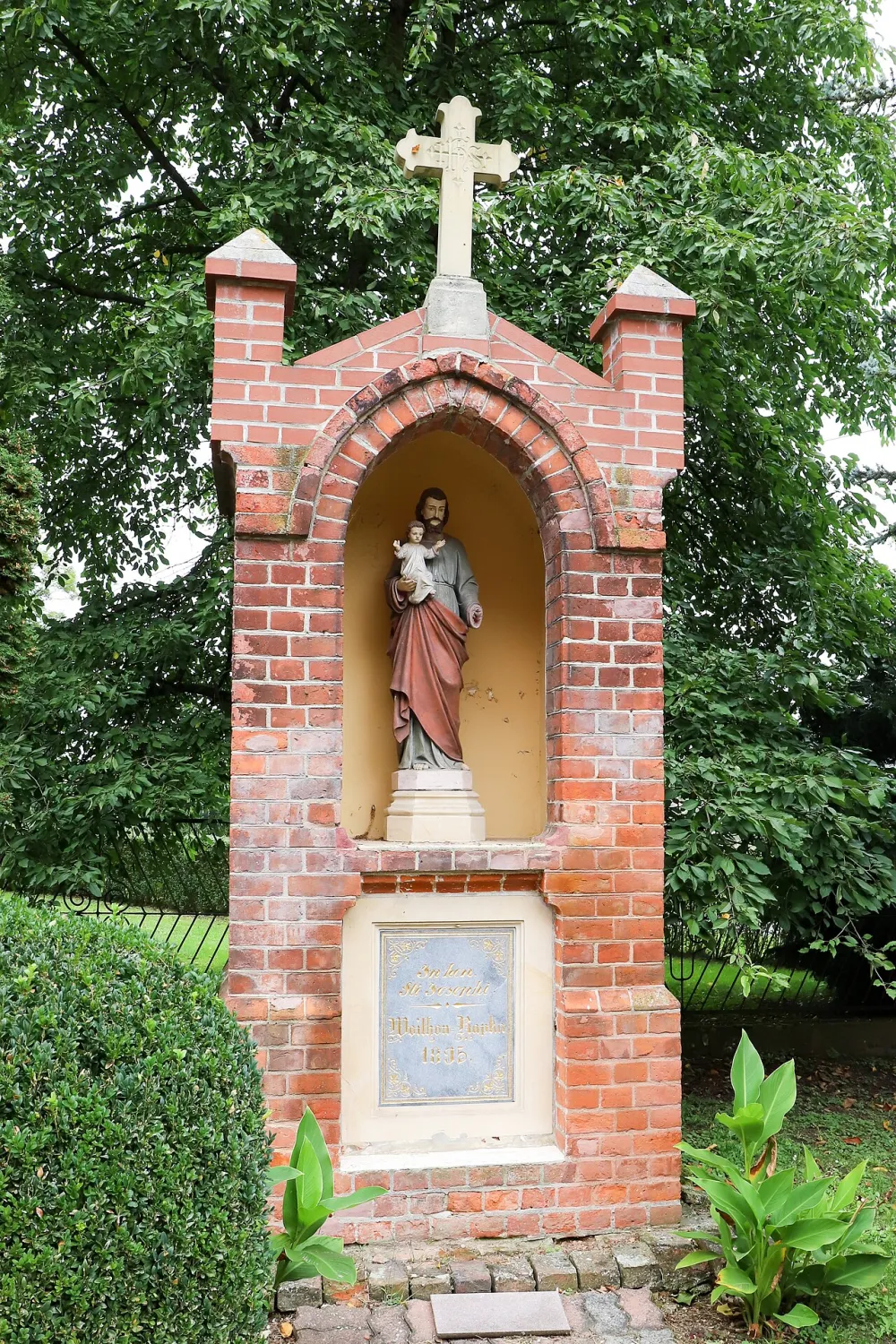 Narodzenia Najświętszej Maryi Panny i Św. Marcina, Strzelce, Strzelce — exterior
