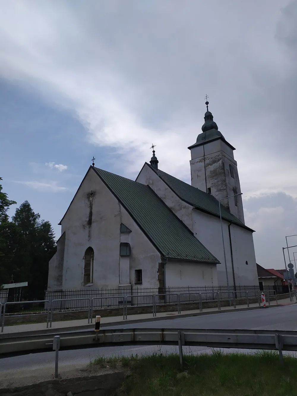 Farský kostol sv. Kataríny Alexandrijskej, Veľká Lomnica — exterior