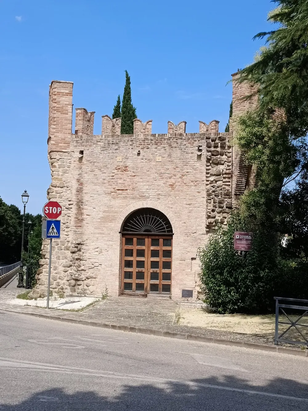 Chiesa di San Catervo, Tolentino — exterior