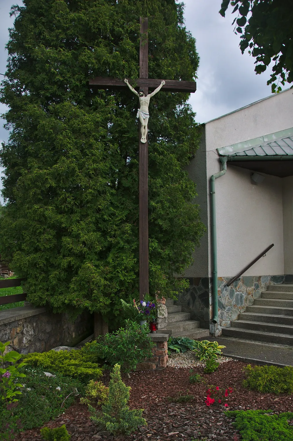 Kostol sv. Cyrila a Metoda, Horná Breznica — exterior