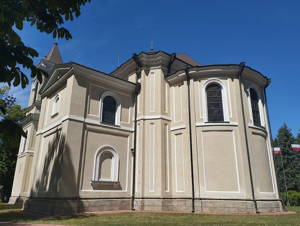 Niepokalanego Poczęcia Najświętszej Maryi Panny, Józefów, Józefów — exterior