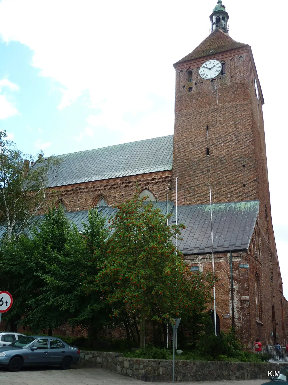 Matki Boskiej Częstochowskiej, Darłowo, Darłowo — exterior