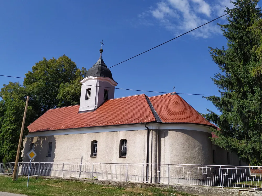 Kostol sv. Anny, Alekšince — exterior