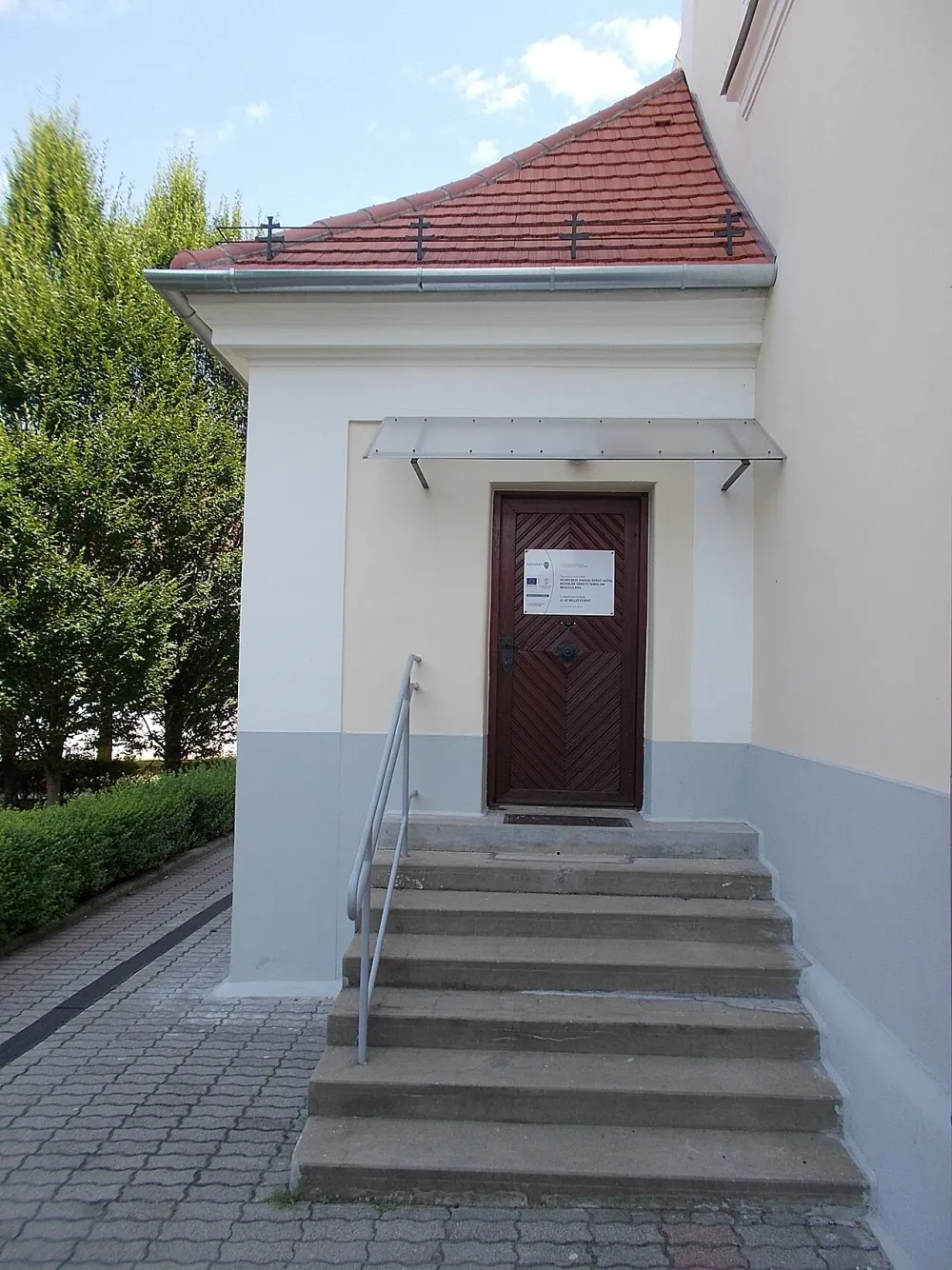Páduai Szent Antal-templom, Devecser — exterior