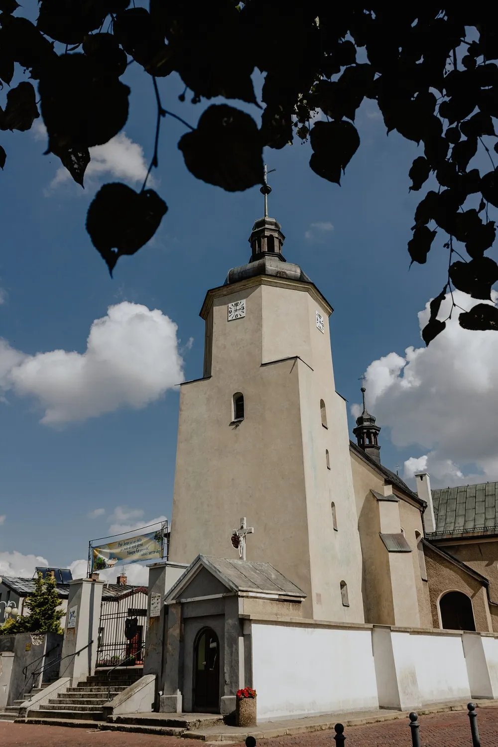 św. Katarzyny, Woźniki, Woźniki — exterior