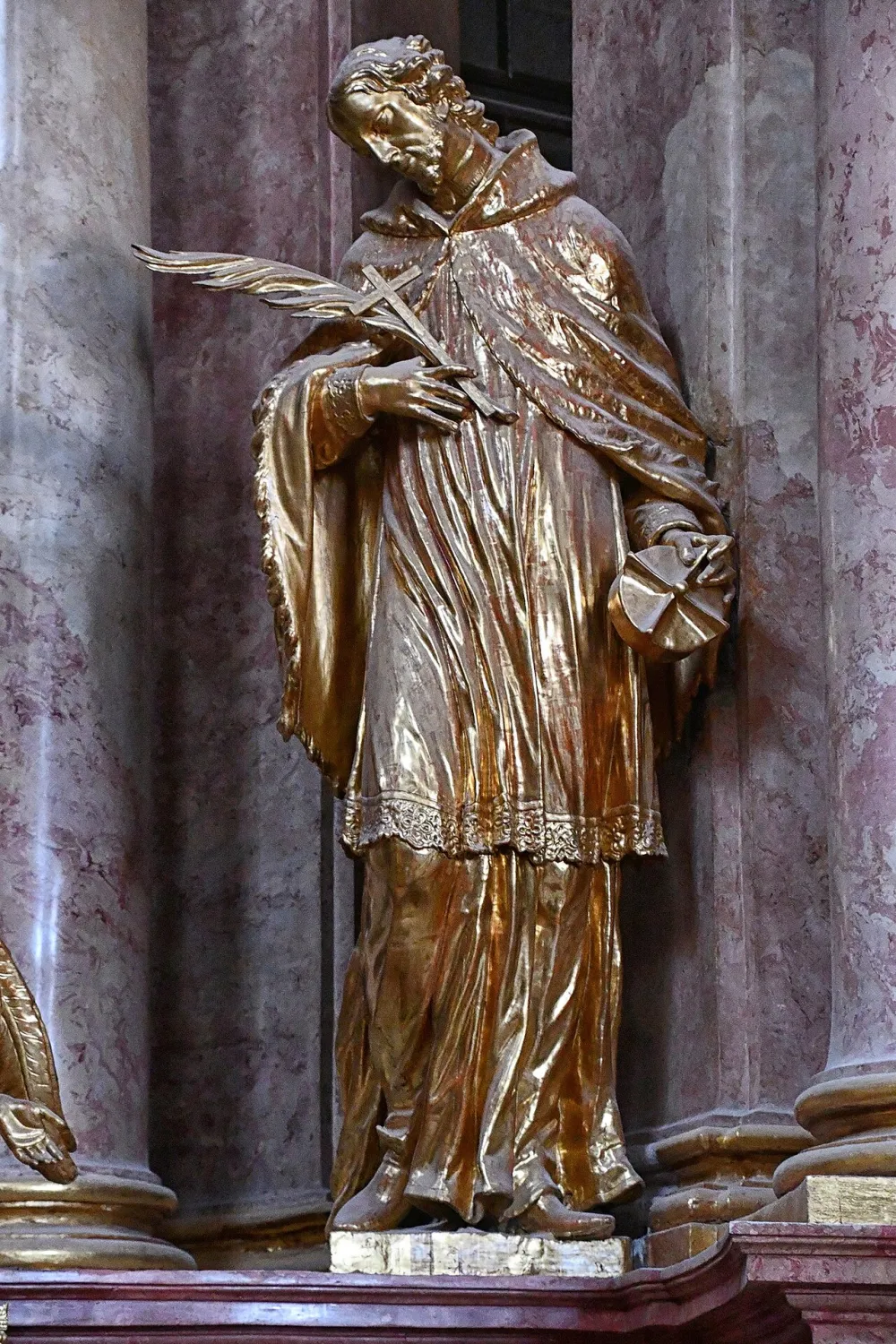 Loyolai Szent Ignác bencés templom, Győr — exterior