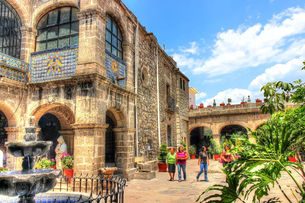 Basílica de Nuestra Señora de Los Remedios, Naucalpan de Juárez — exterior