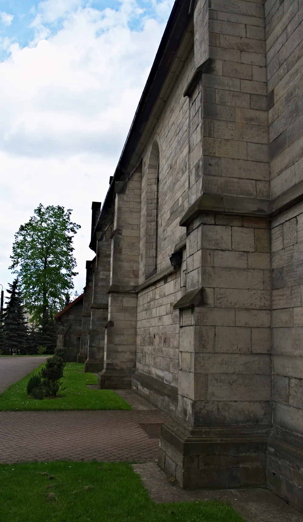 św. Mikołaja Biskupa, Końskie, Końskie — exterior