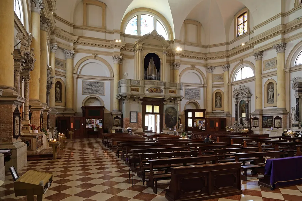 Basilica di San Giacomo Apostolo (B.V. della Navicella), Chioggia — exterior