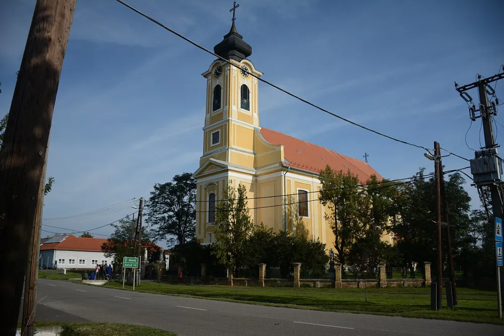 Szeplőtelen Fogantatás-templom, Tiszanána — exterior