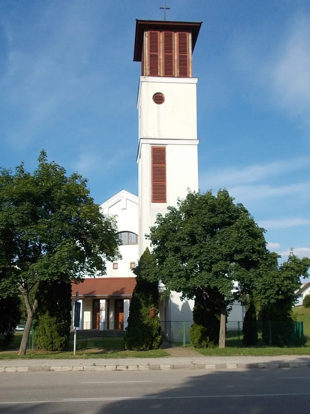 Szent Lőrinc templom, Siófok — exterior