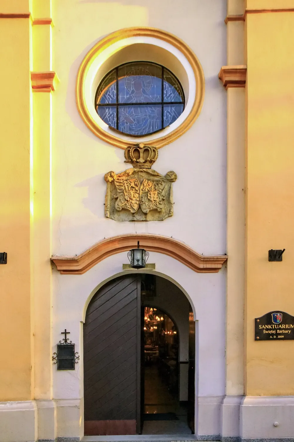 Św. Barbary, Strumień, Strumień — exterior