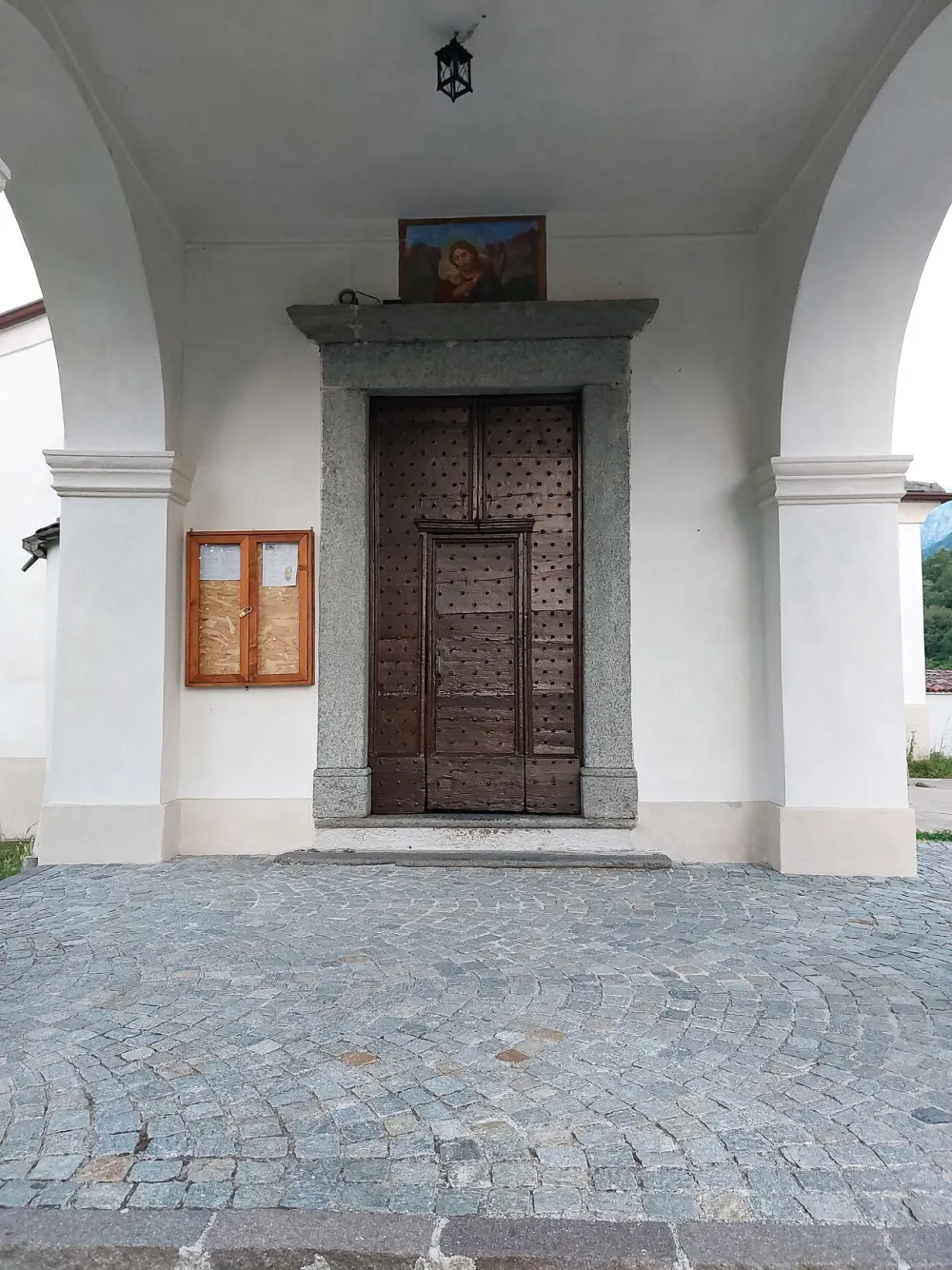Chiesa di Sant'Antonio Abate (Parlasco), Parlasco — exterior