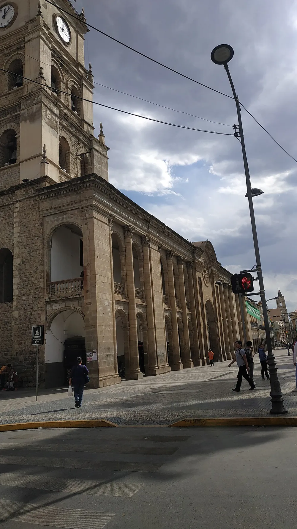 Catedral Metropolitana de San Sebastián, Cochabamba — exterior