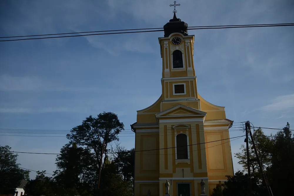 Szeplőtelen Fogantatás-templom, Tiszanána — exterior