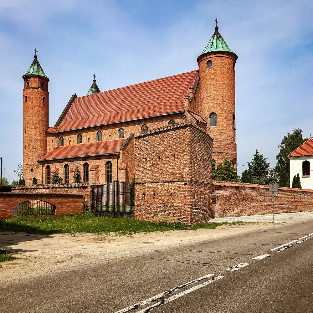 św. Jana Chrzciciela i św. Rocha, Brochów, Brochów — exterior