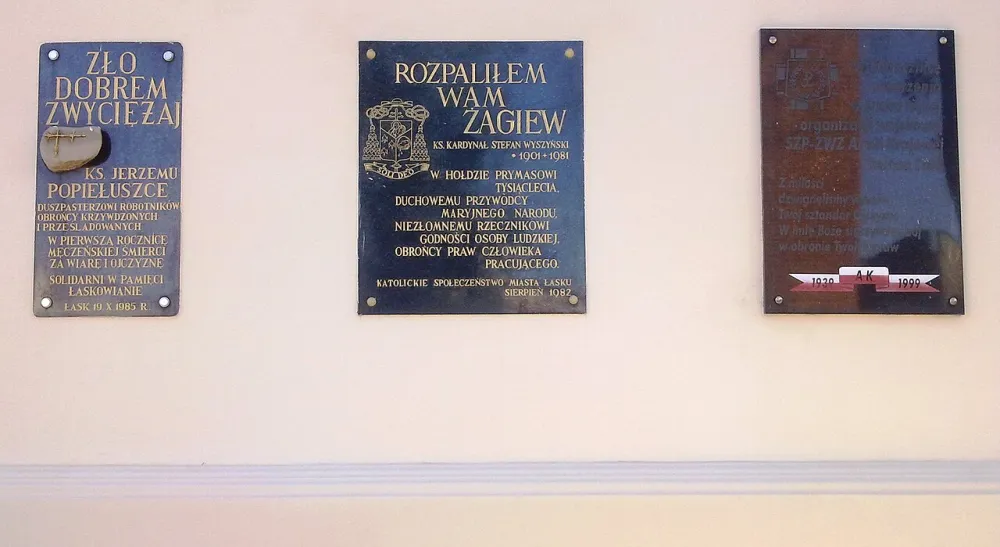 Niepokalanego Poczęcia NMP i Św. Michała Archanioła, Łask, Łask — exterior