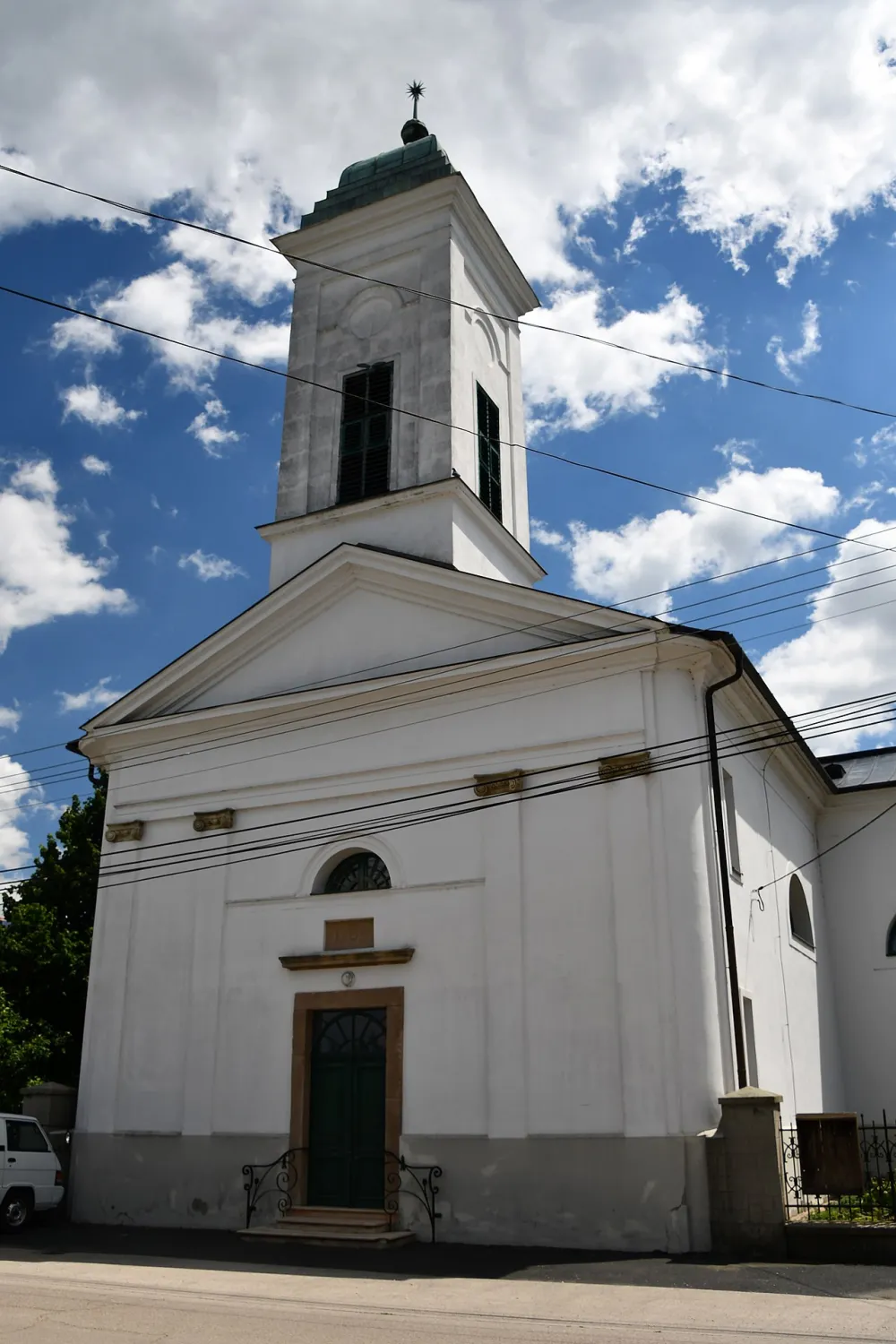 Szent László király templom, Sárbogárd — exterior
