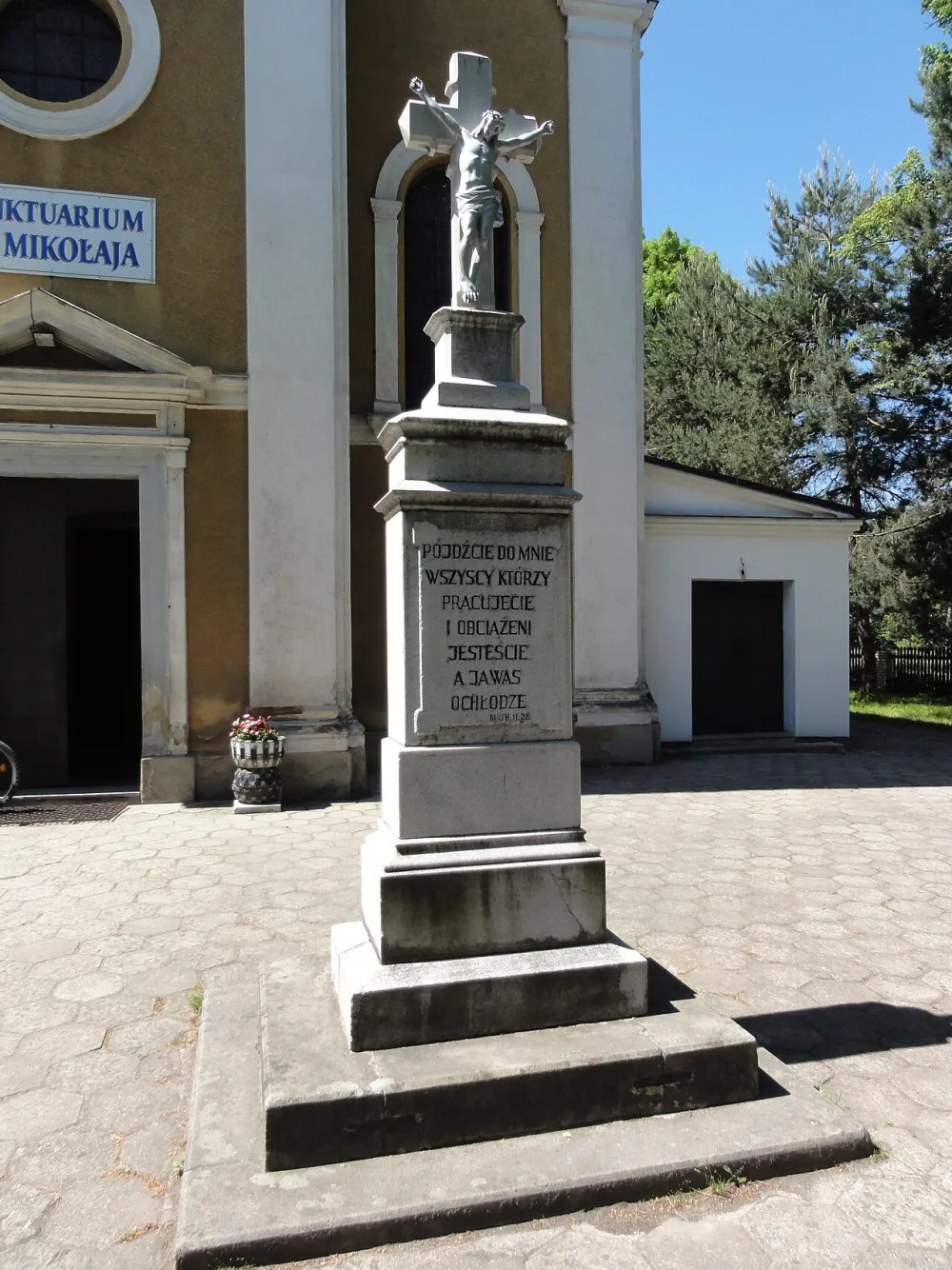 Św. Mikołaja, Pierściec, Pierściec — exterior
