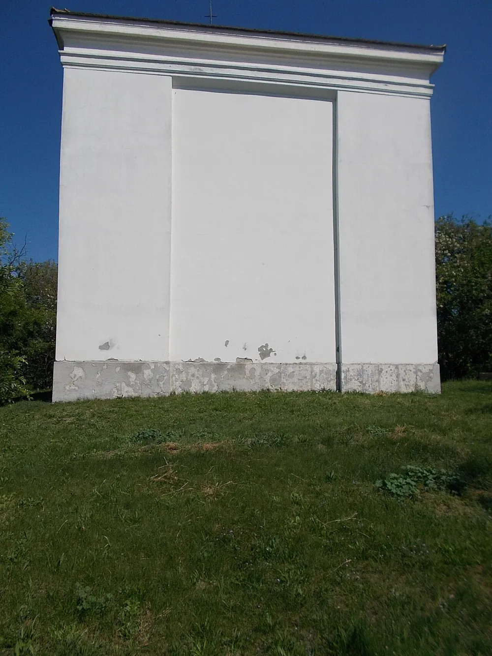 Szent György-templom, Gárdony — exterior