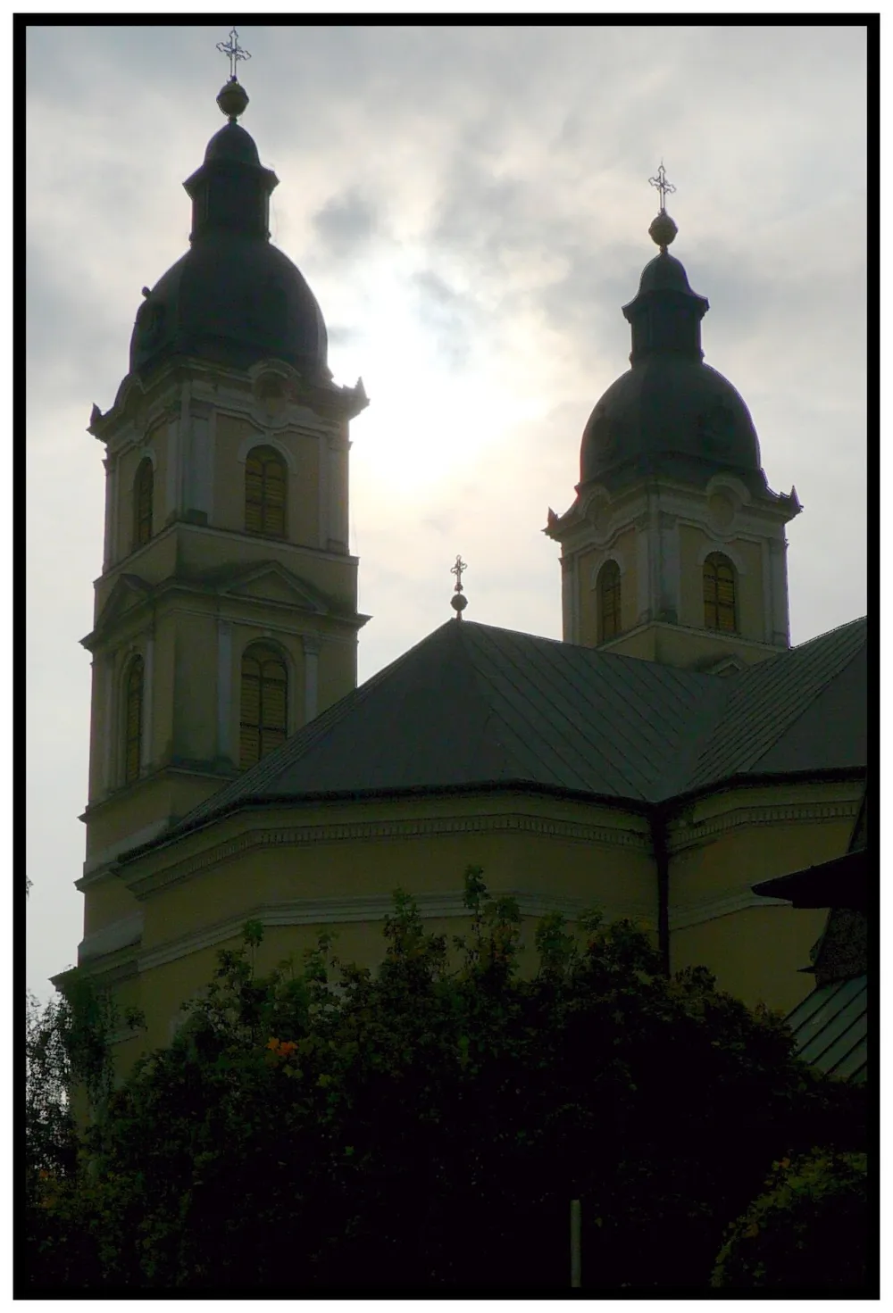 Szent Miklós Görögkatolikus Székesegyház, Nyíregyháza — exterior